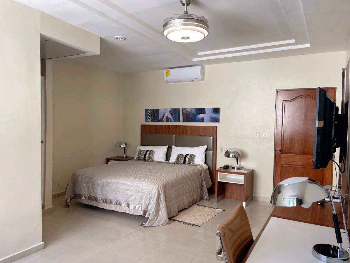 Hotel Libertad At Historic Main Street Santo Domingo Esterno foto