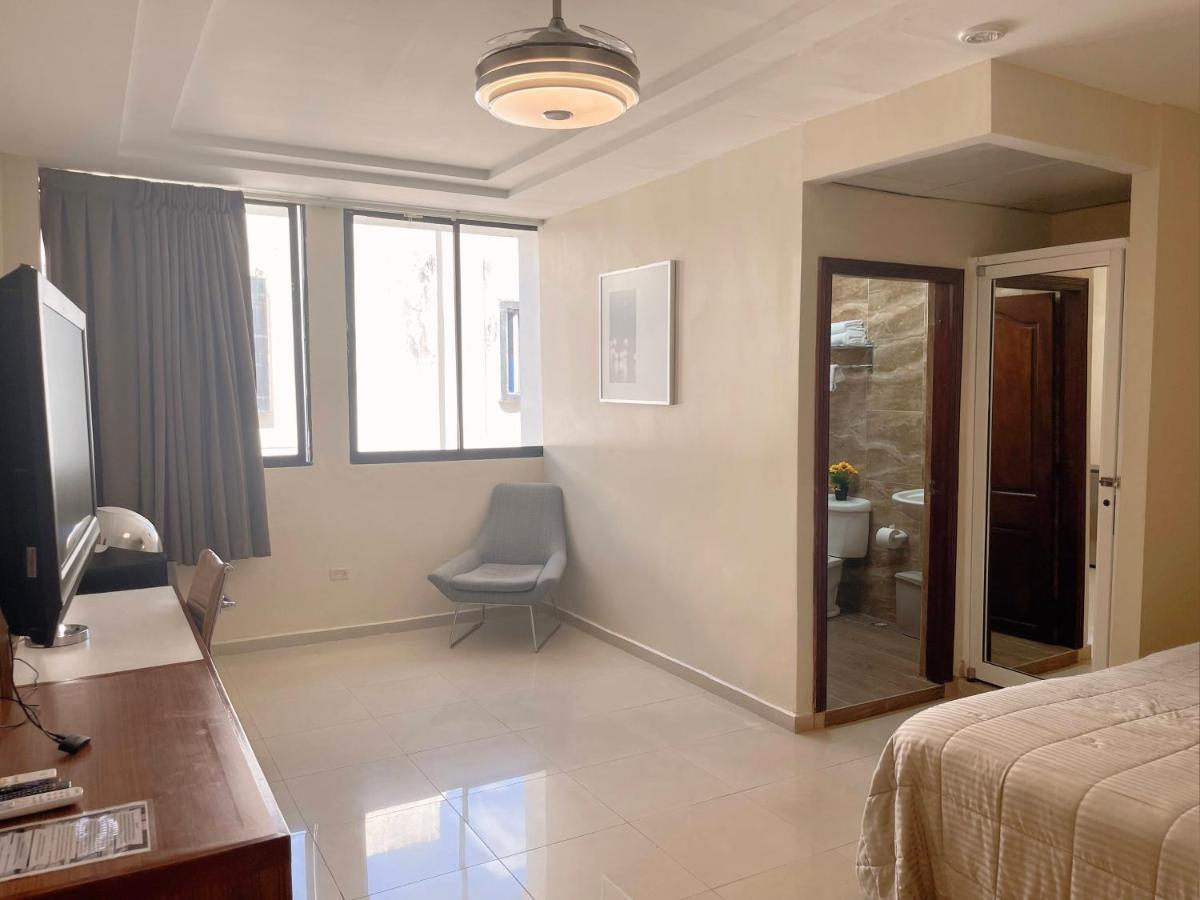 Hotel Libertad At Historic Main Street Santo Domingo Esterno foto