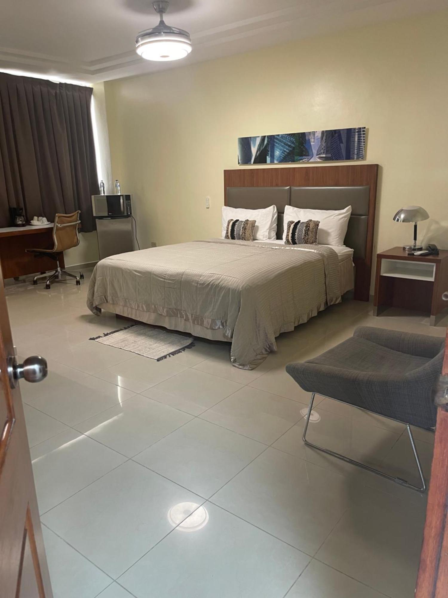 Hotel Libertad At Historic Main Street Santo Domingo Esterno foto