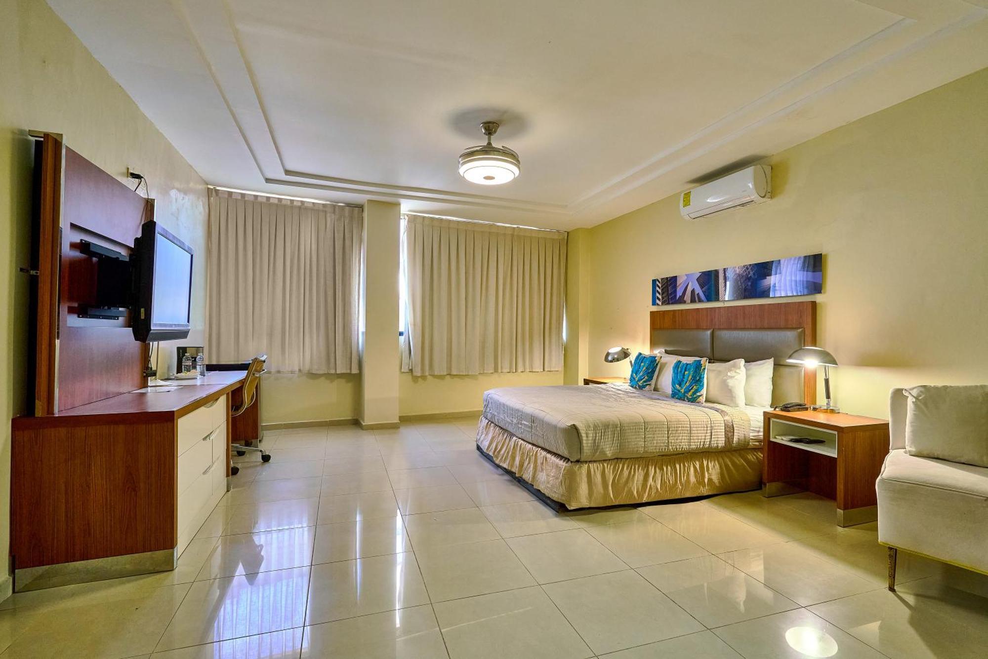 Hotel Libertad At Historic Main Street Santo Domingo Esterno foto